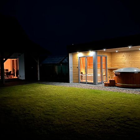 Dom Na Heweliusza Villa Stezyca  Exterior photo